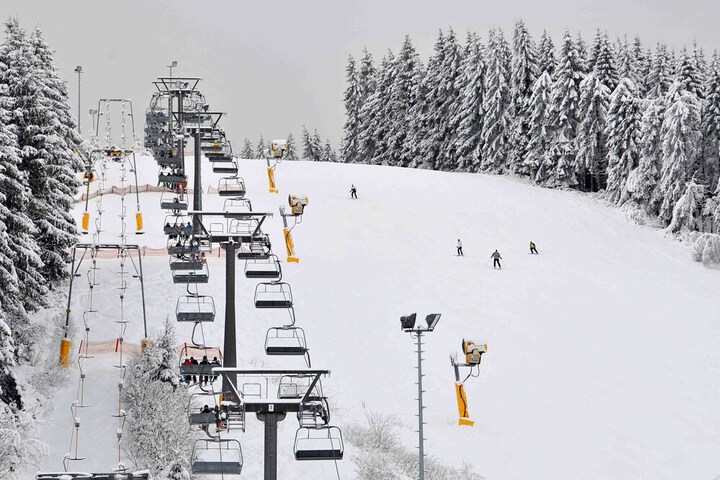 Snow and ski sports