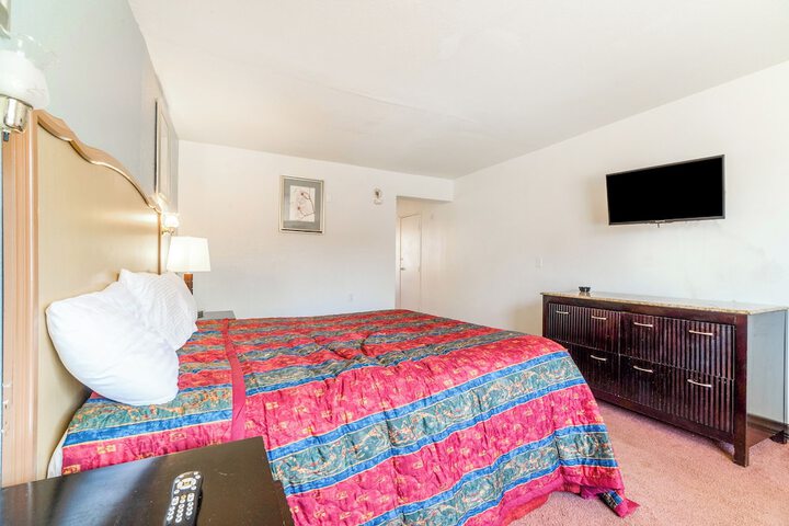Room 34 of 120