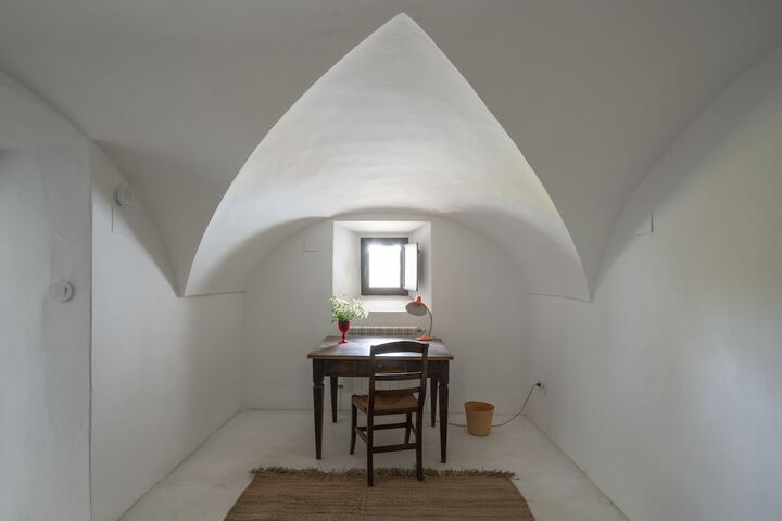 Room 16 of 39