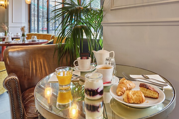 Breakfast/Coffee Service 30 of 51