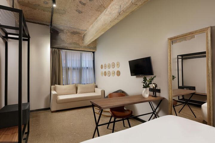 Room 29 of 63