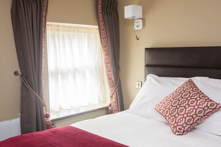 Room 4 of 31