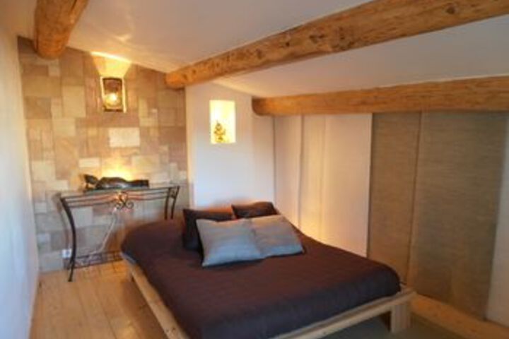 Room 6 of 14