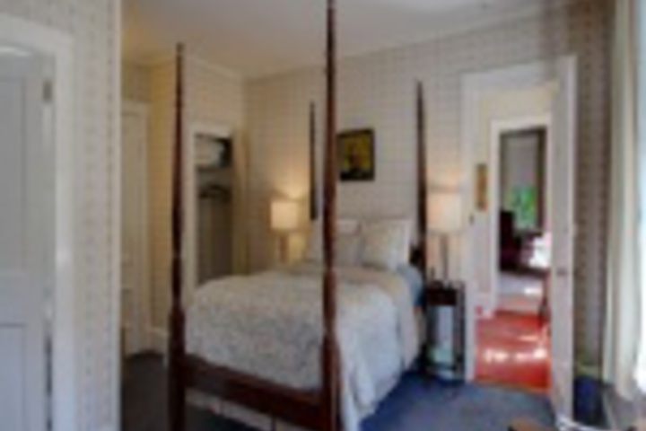 Room 73 of 408
