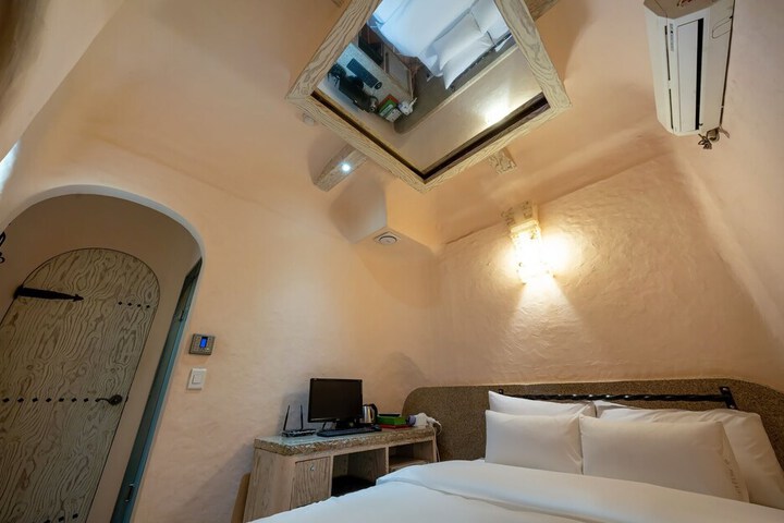 Room 36 of 61
