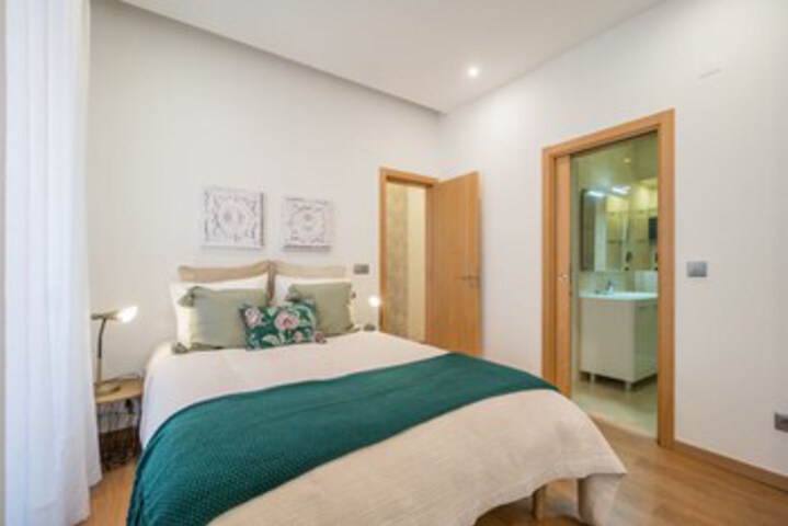 Room 48 of 60