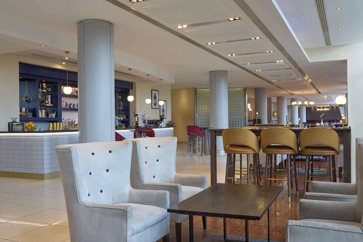 Lounge 117 of 148