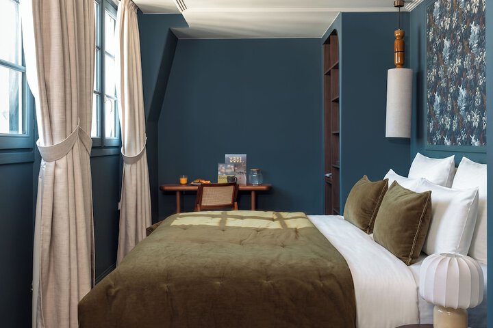 Room 16 of 28