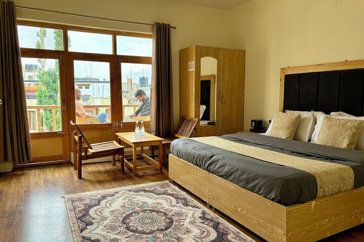 Room 15 of 30