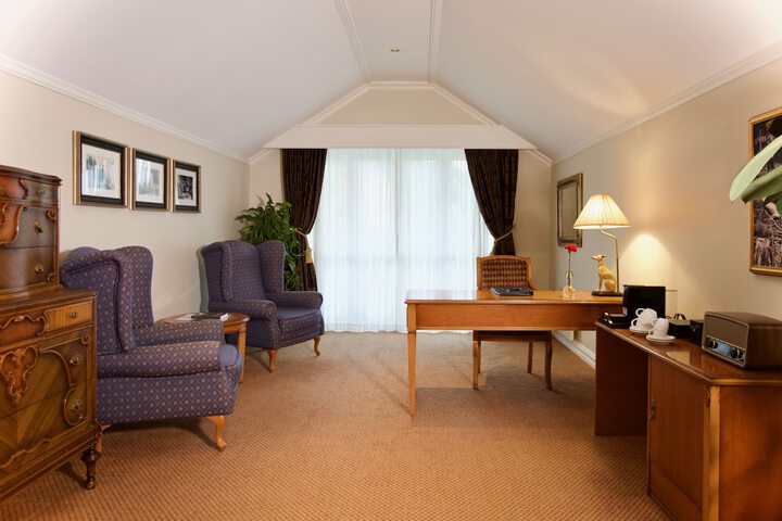Room 12 of 83