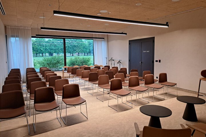 Business Center 51 of 56