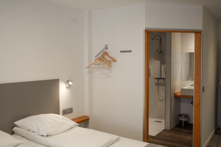Room 6 of 43