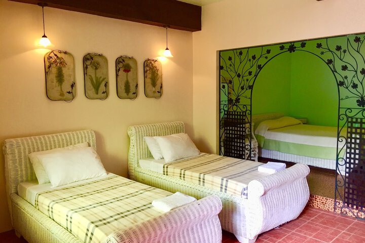 Room 13 of 42
