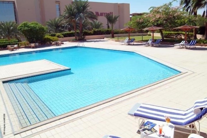 Pool Hotel
