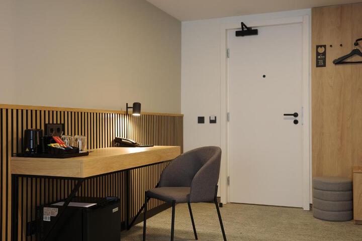 Photo 8
