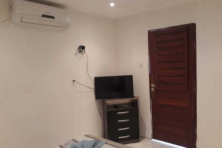 Room 9 of 11