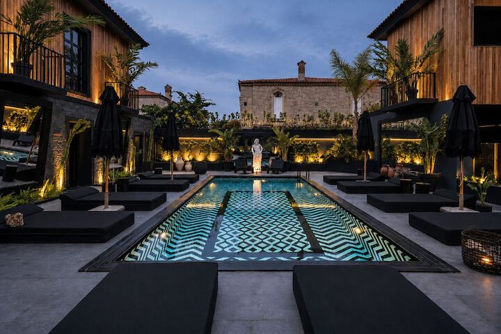 Pool 52 of 88
