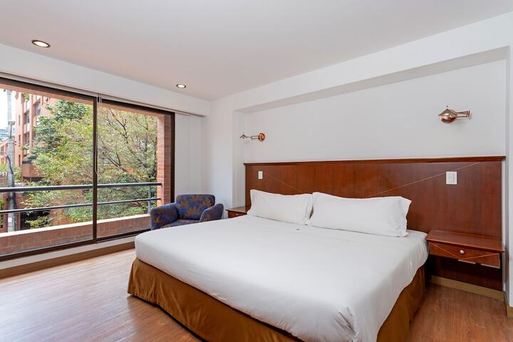Room 4 of 35