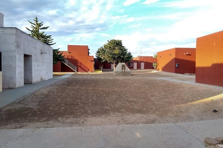 Hotel Exterior 40 of 46