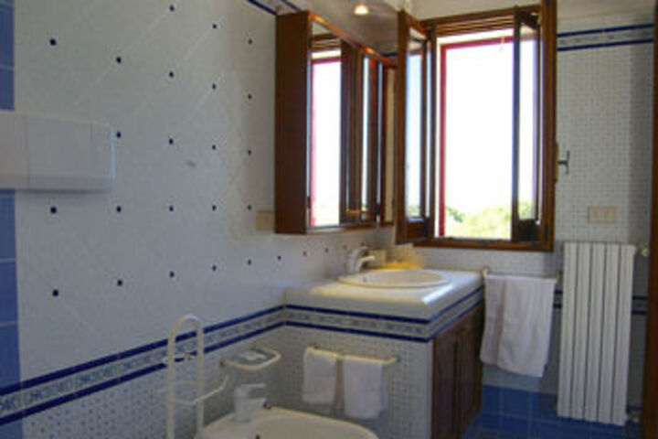 Room 5 of 34