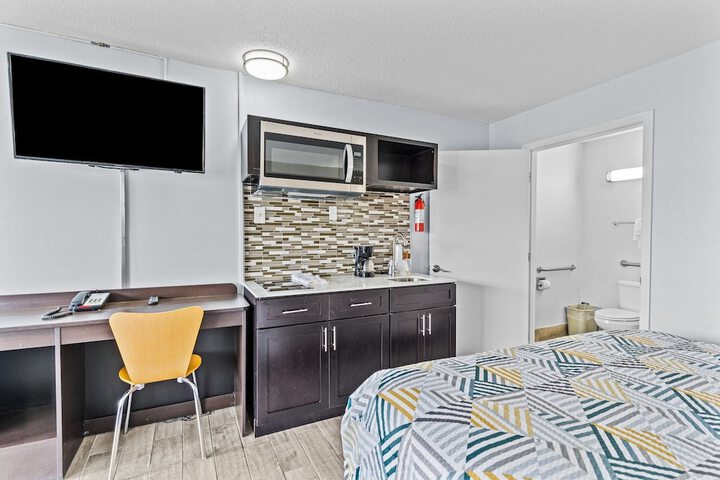 1 King Bed Kitchen (3 of 20)