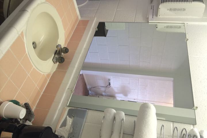 Room 26 of 38