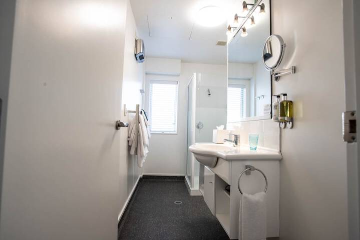 Room 43 of 87
