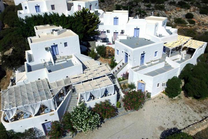 Porto Sikinos Hotel