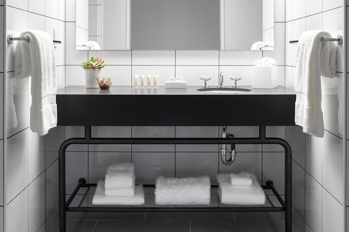 Bathroom sink