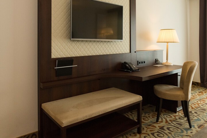 Room 22 of 49