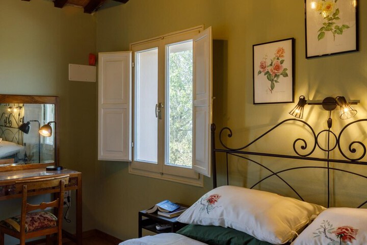 Room 9 of 46