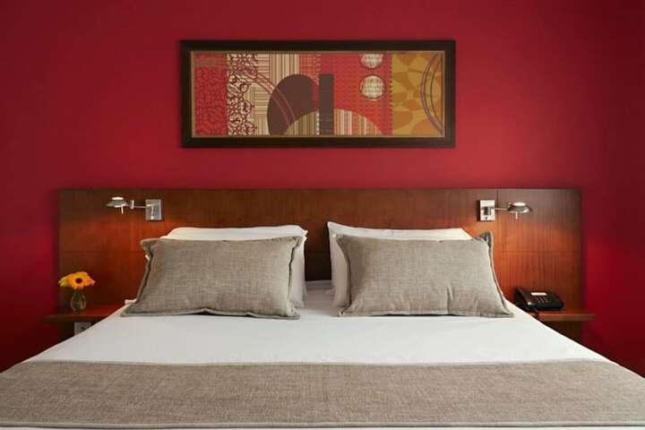 Room 7 of 32