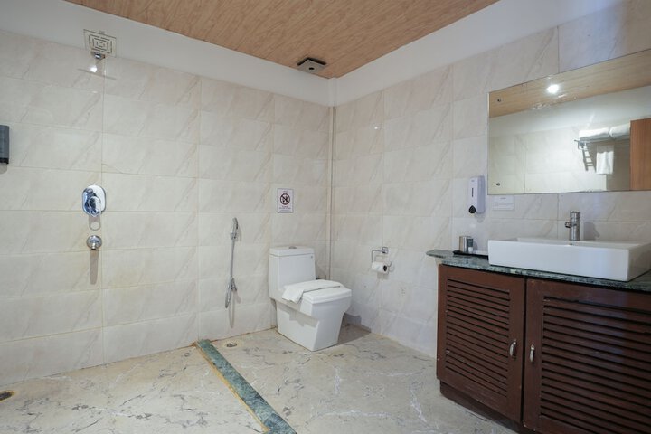 Room 52 of 64