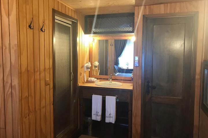Room 34 of 46