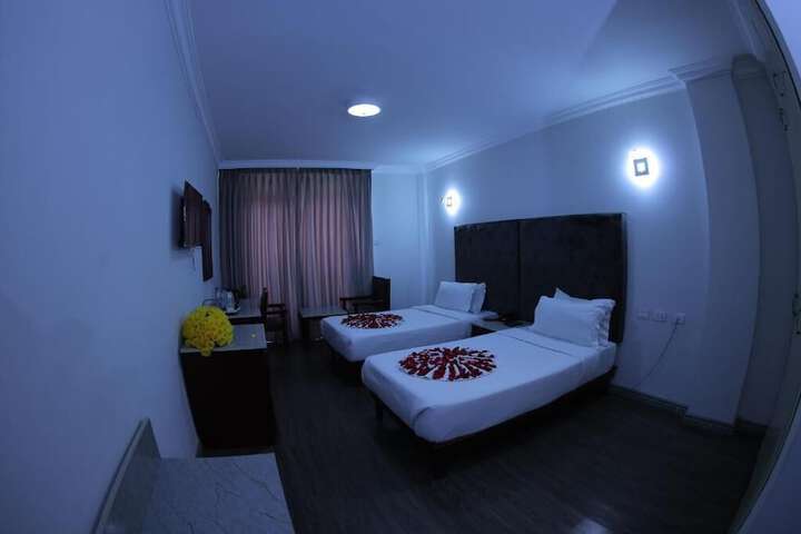 Room 7 of 15