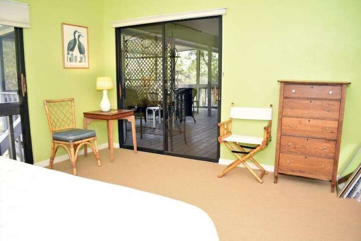 Room 4 of 33