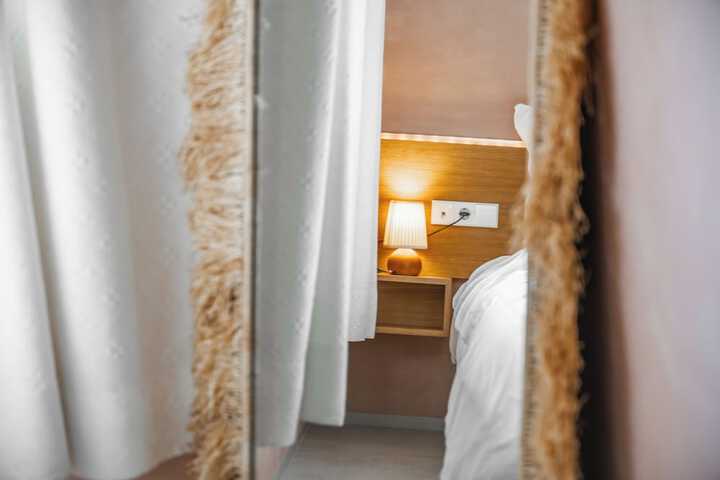 Room 25 of 135