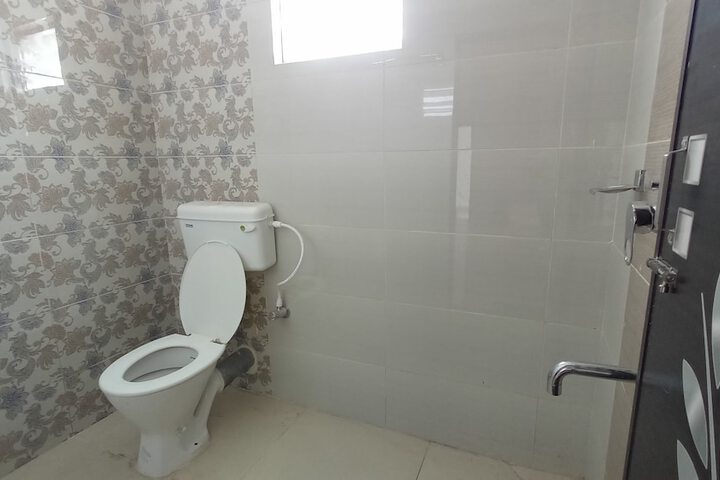 Room 18 of 33