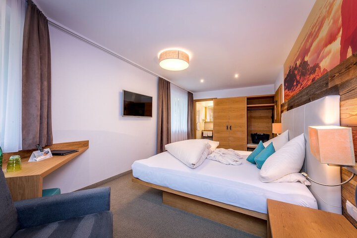 Room 8 of 72