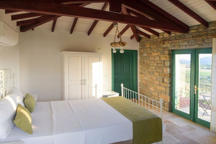 Room 3 of 34
