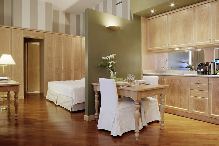 Room 44 of 72