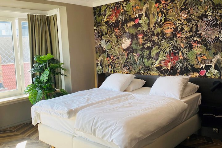 Room 14 of 38