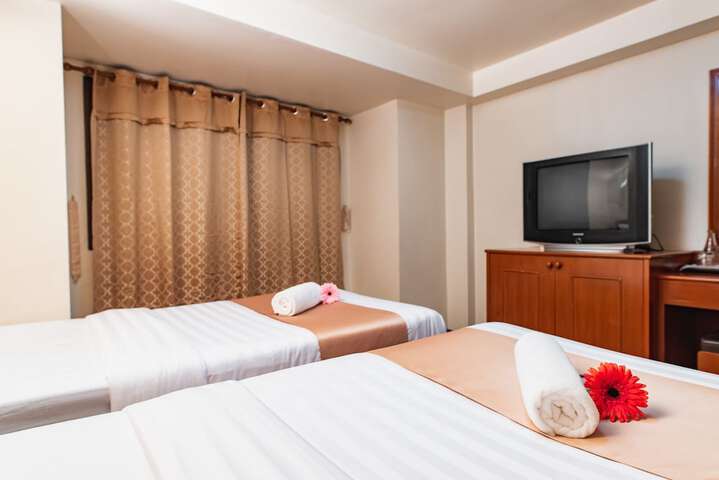 Room 14 of 98