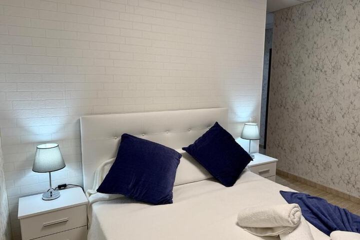 Room 6 of 23