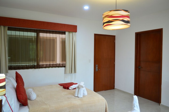 Room 17 of 80