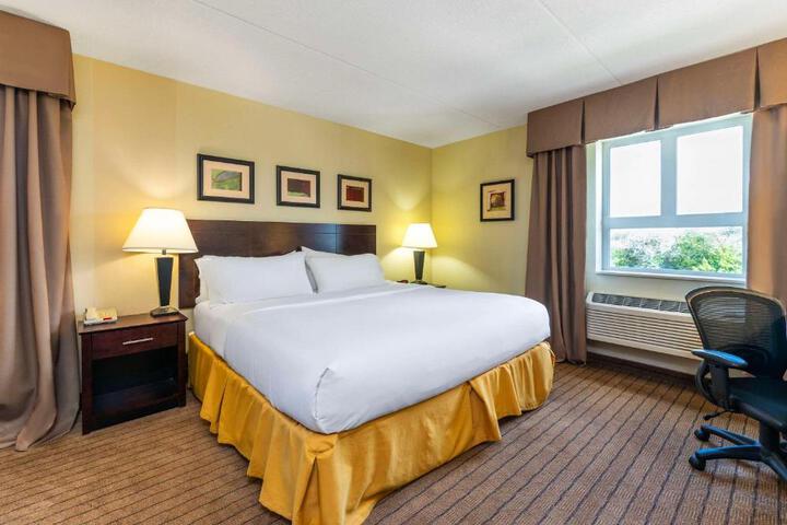 Double Accessible 2 Queen Beds