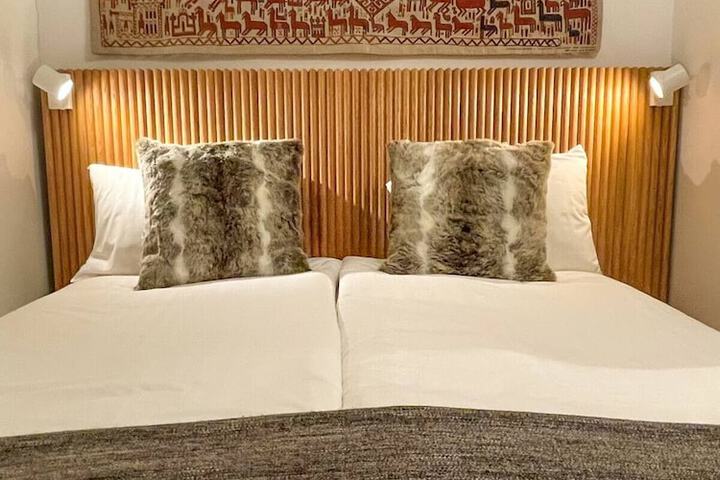 Room 371 of 865