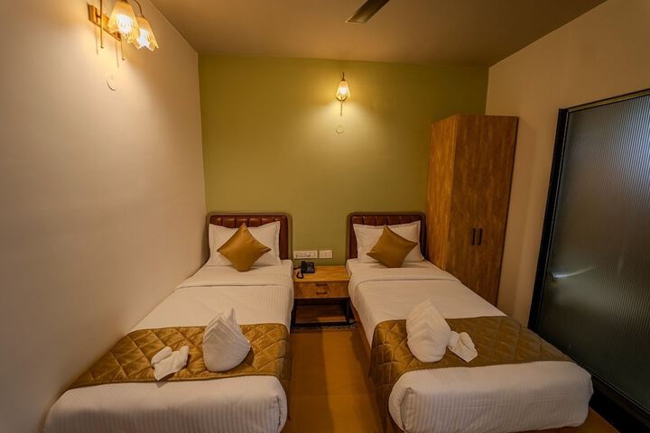 Room 15 of 25