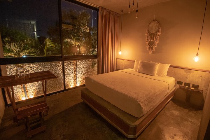 Room 9 of 42