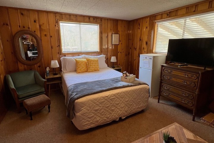 Room 9 of 236